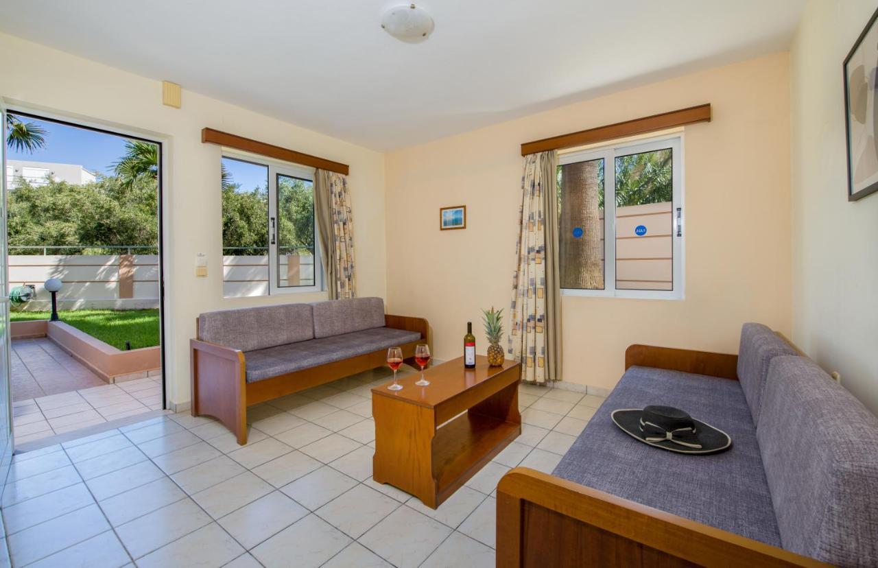 Dias Hotel Apartments Agia Marina  Exterior photo