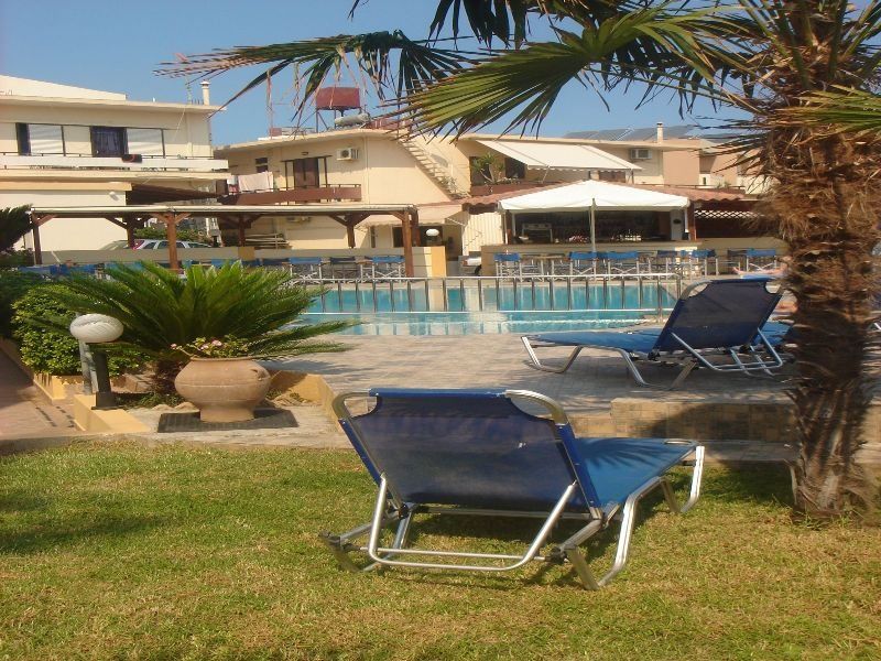 Dias Hotel Apartments Agia Marina  Exterior photo